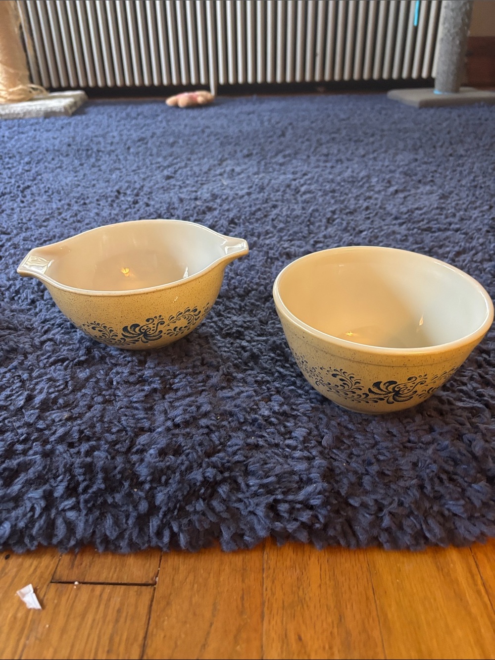 Pyrex Homestead Bowls.  Both 1 1/2 pint.